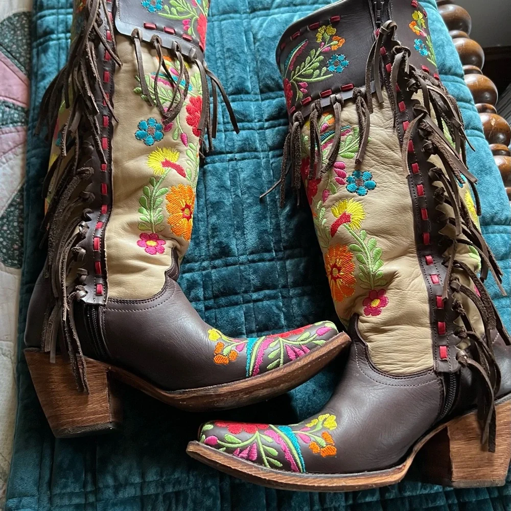 Rodeo Quincy embroidered flowers and fringe boot - Picture 2 of 6